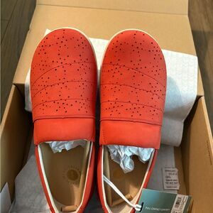 Revitalign ‘Ridgeway Picasso’ orange slip on clog style shoe NEW in box size 9